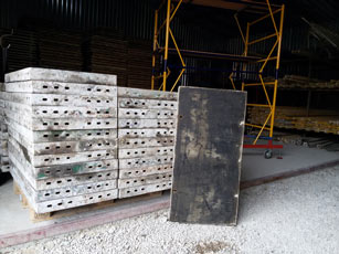 Вертикальная мелкощитовая опалубка на складе